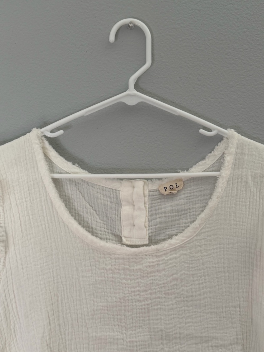 POL White Ruffle Sleeve Linen Textured Camisole- Size Large - Picture 2 of 8